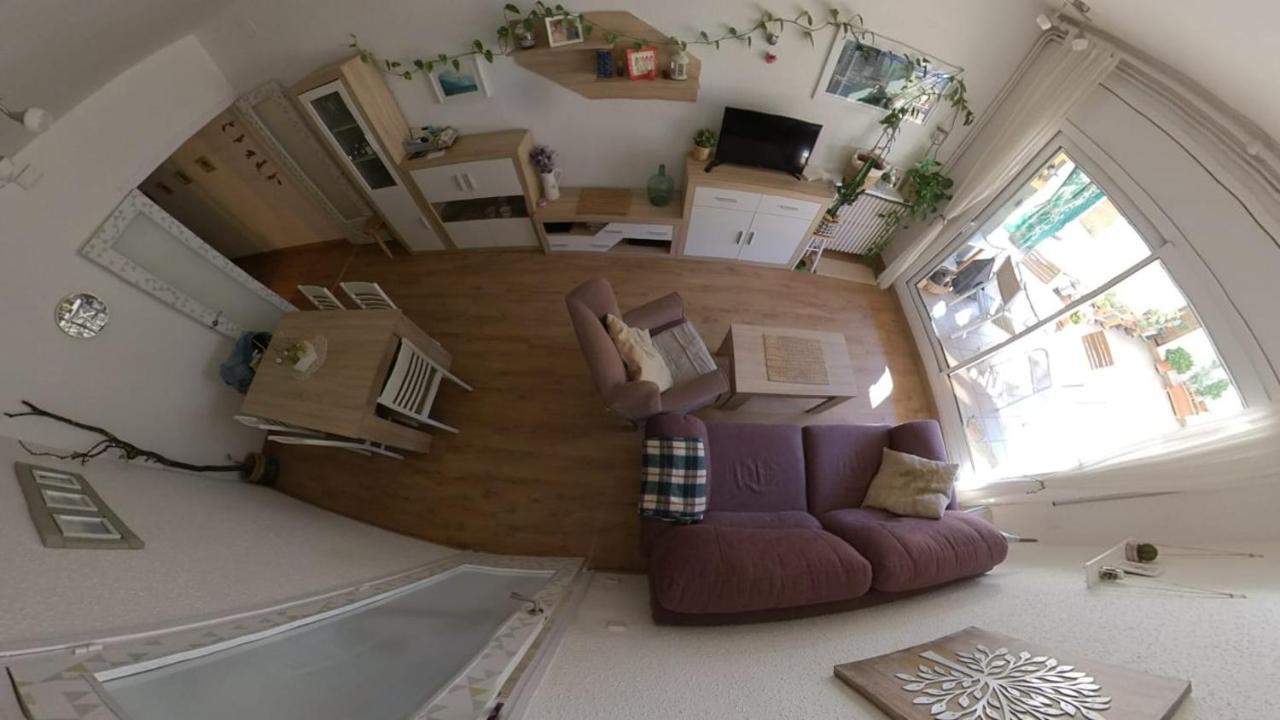 Habitación con patio en piso compartido Capellades Exterior foto